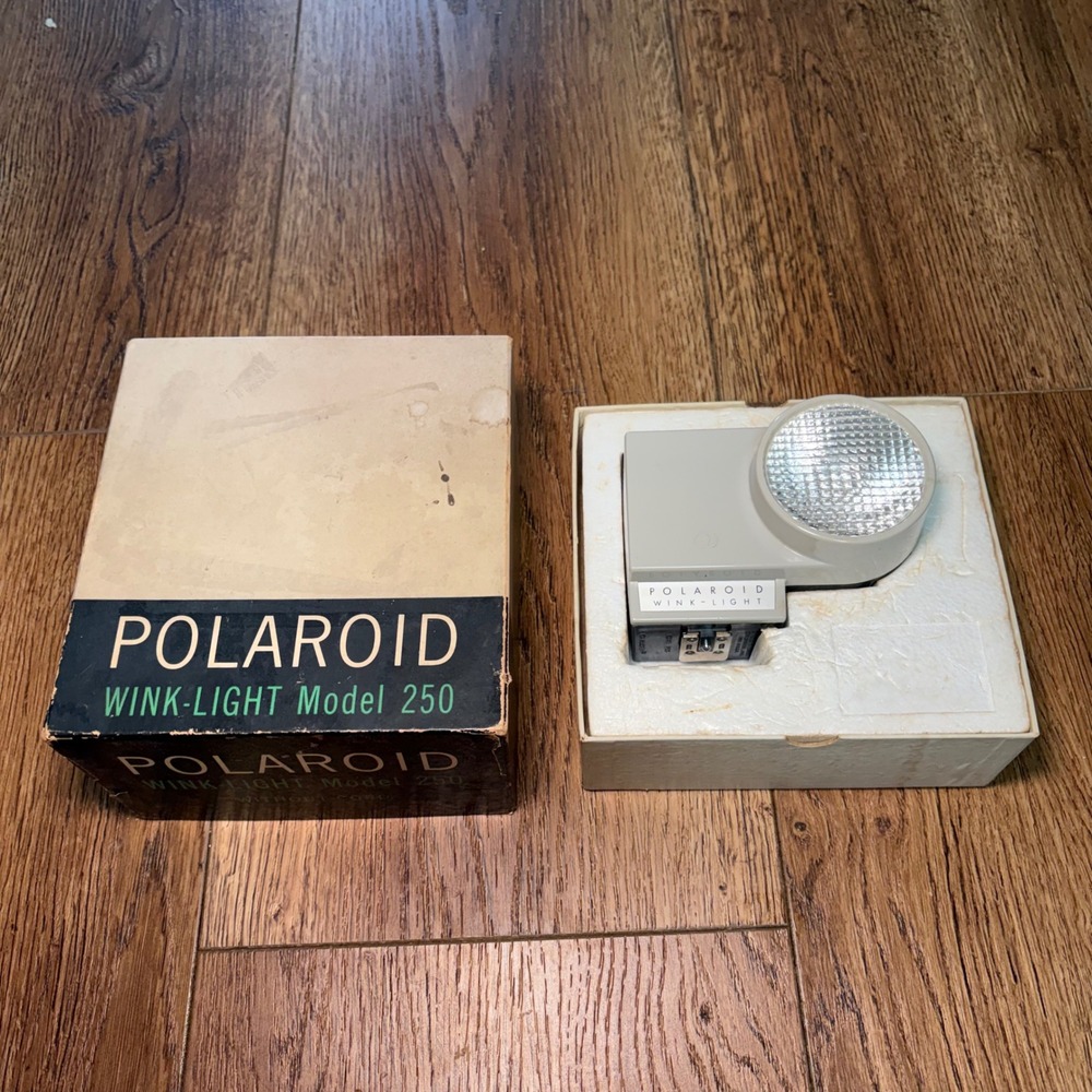 Vintage Polaroid Wink-Light Model 250 Camera Fill Light Accessory with Box